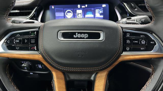 Used 2023 Jeep Grand Cherokee L Summit image 16