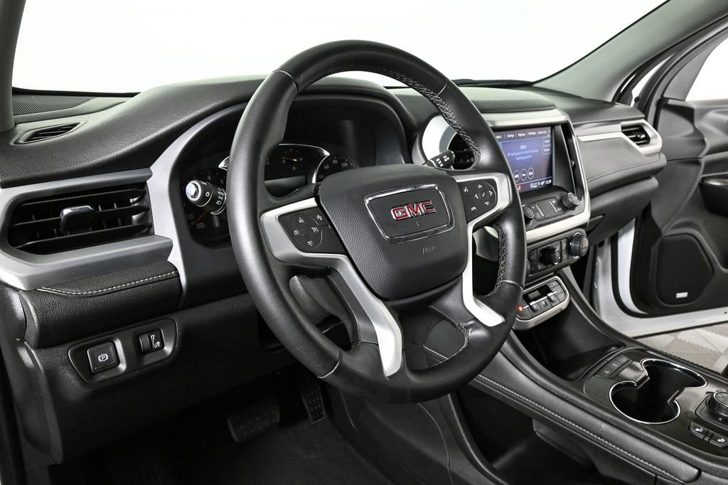 Used 2023 GMC Acadia SLT image 4