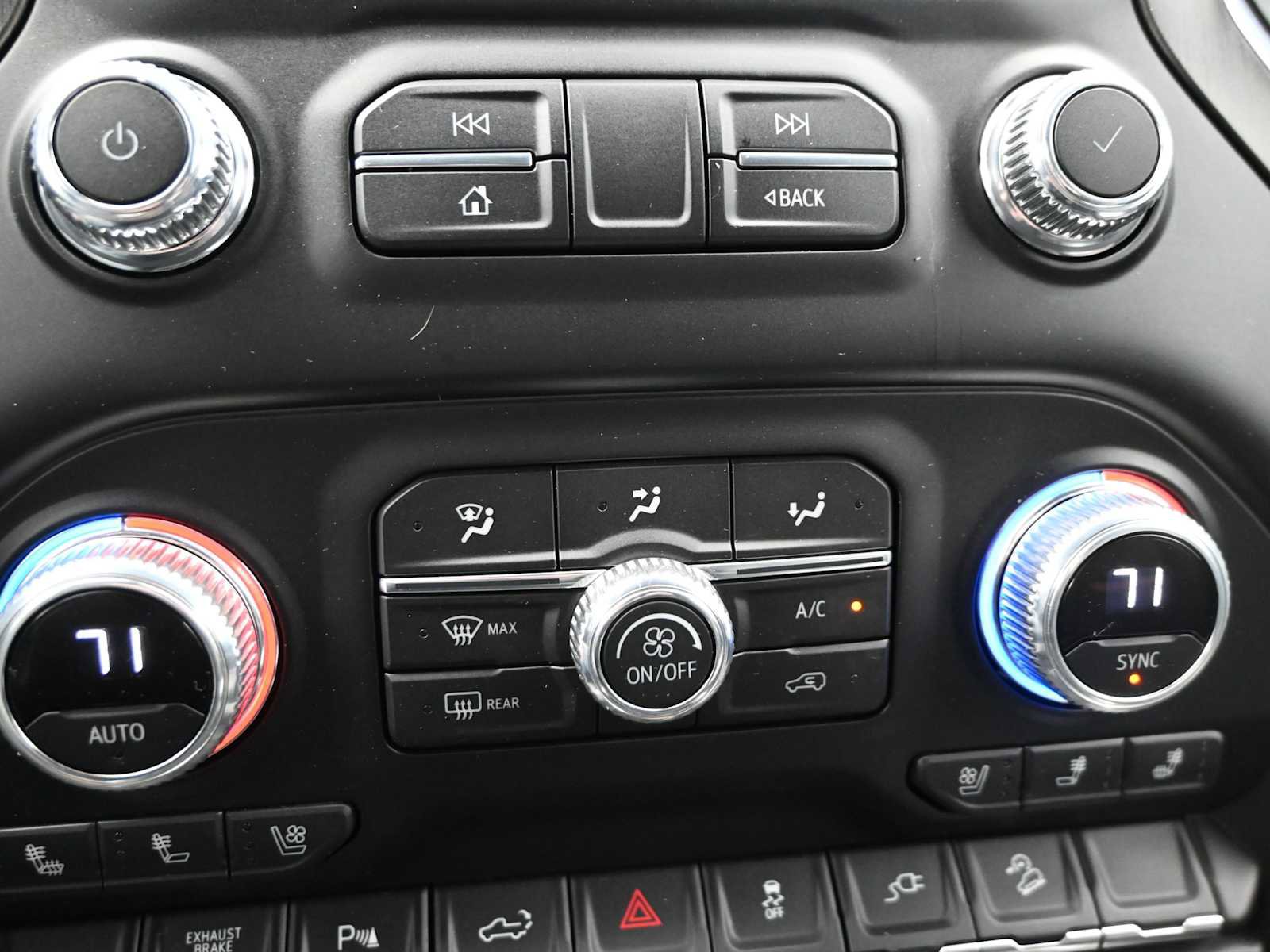 Used 2022 GMC Sierra 2500 AT4 w/ AT4 Preferred Package image 14