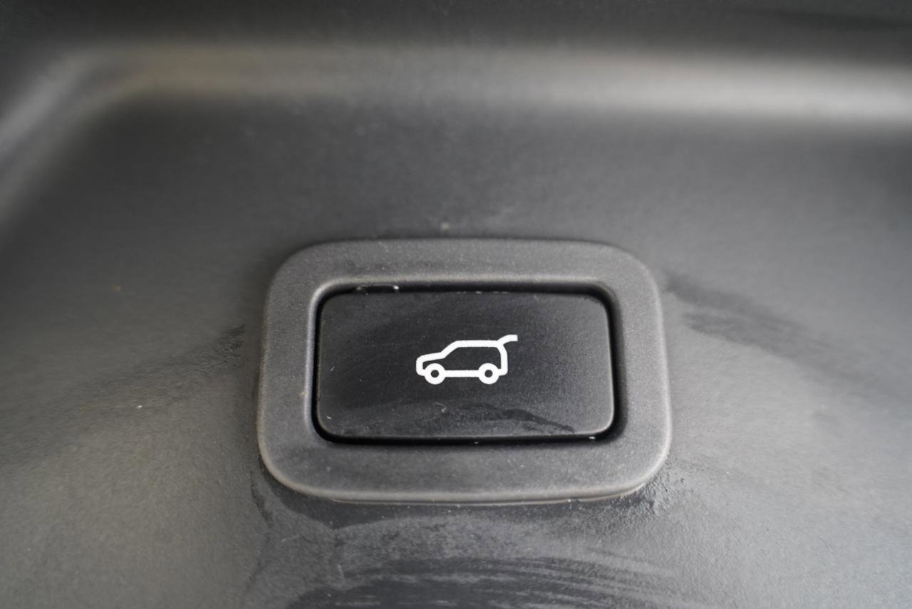 Used 2017 Land Rover Range Rover Supercharged image 38