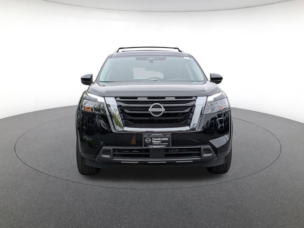 Used 2025 Nissan Pathfinder SV w/ SV Premium Package FWD image 2