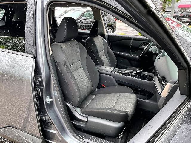 Certified 2025 Nissan Rogue SV AWD/4WD image 11