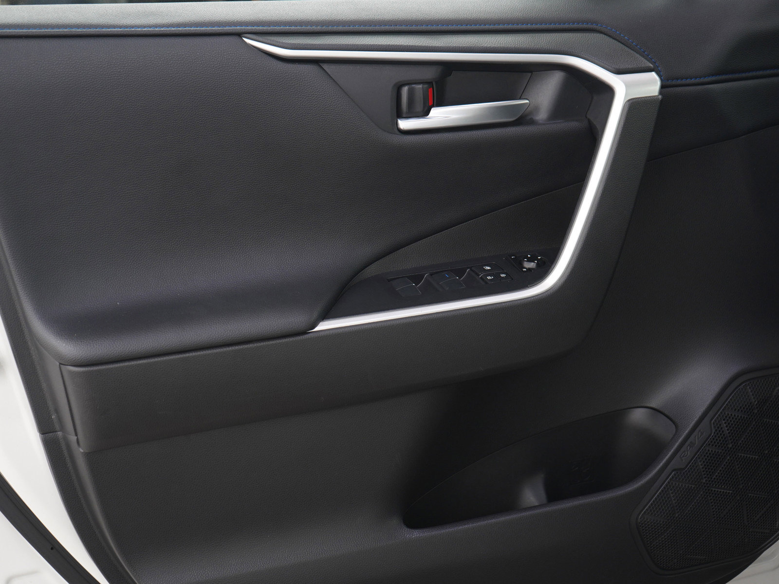 Used 2020 Toyota RAV4 XSE image 21