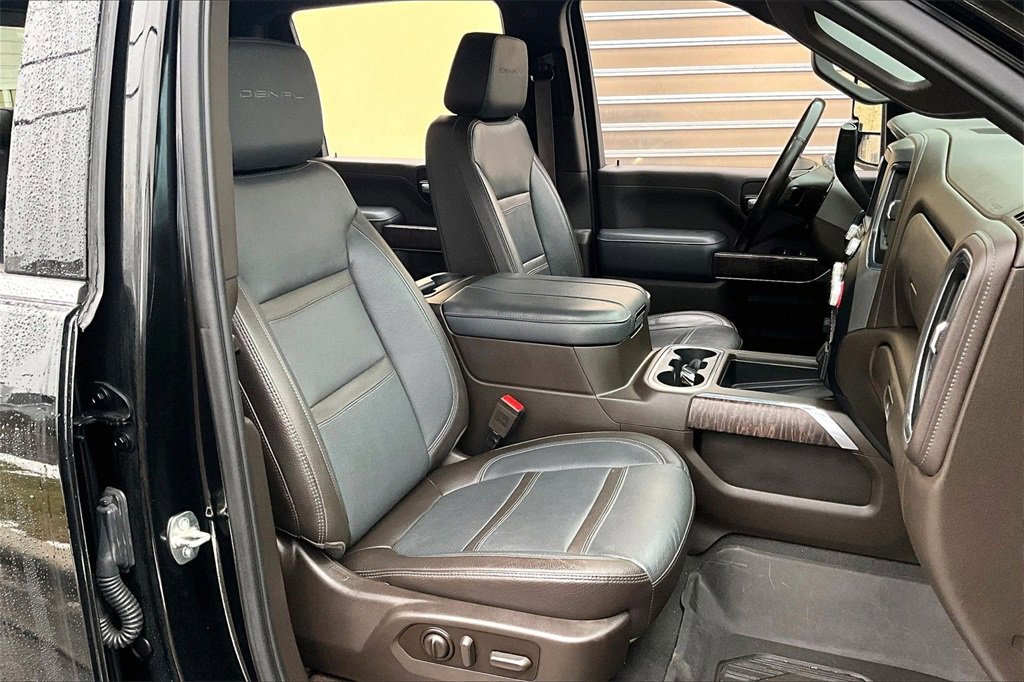Used 2023 GMC Sierra 3500 Denali w/ Denali Ultimate Package image 28