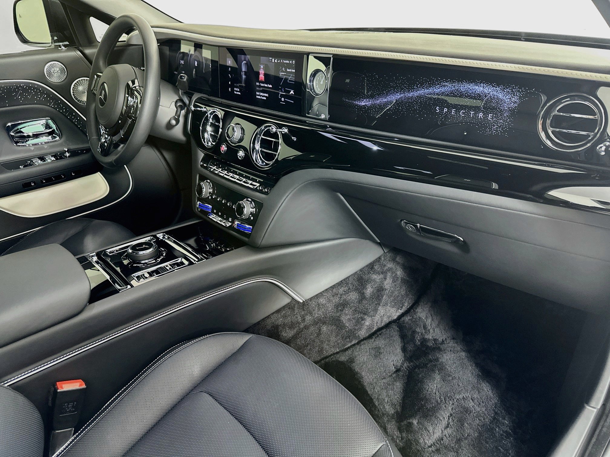 Used 2024 Rolls-Royce Spectre w/ Spectre Launch Package AWD/4WD image 28