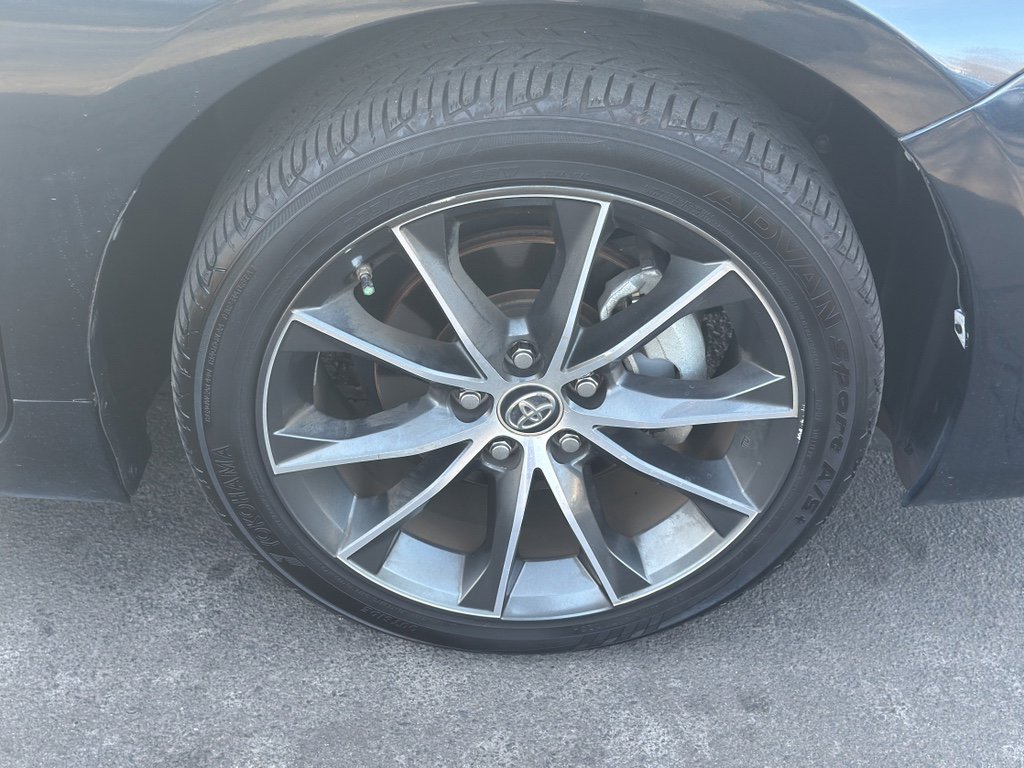 Used 2015 Toyota Camry XSE image 9