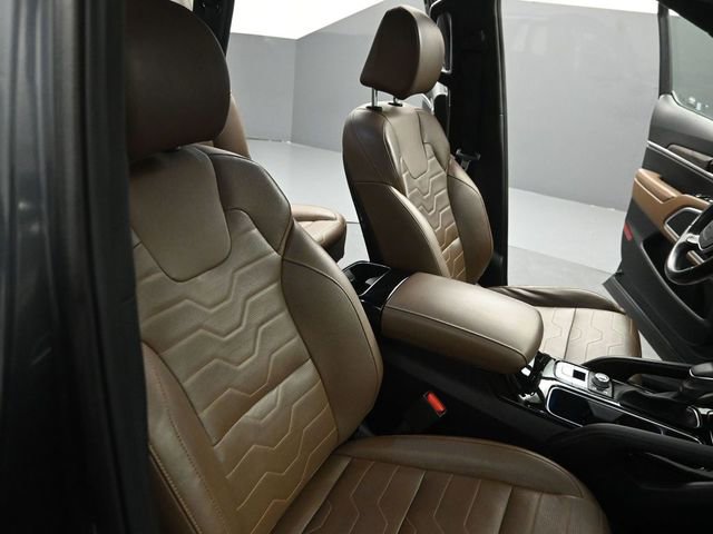 Used 2022 Kia Telluride SX w/ SX Prestige Package image 32