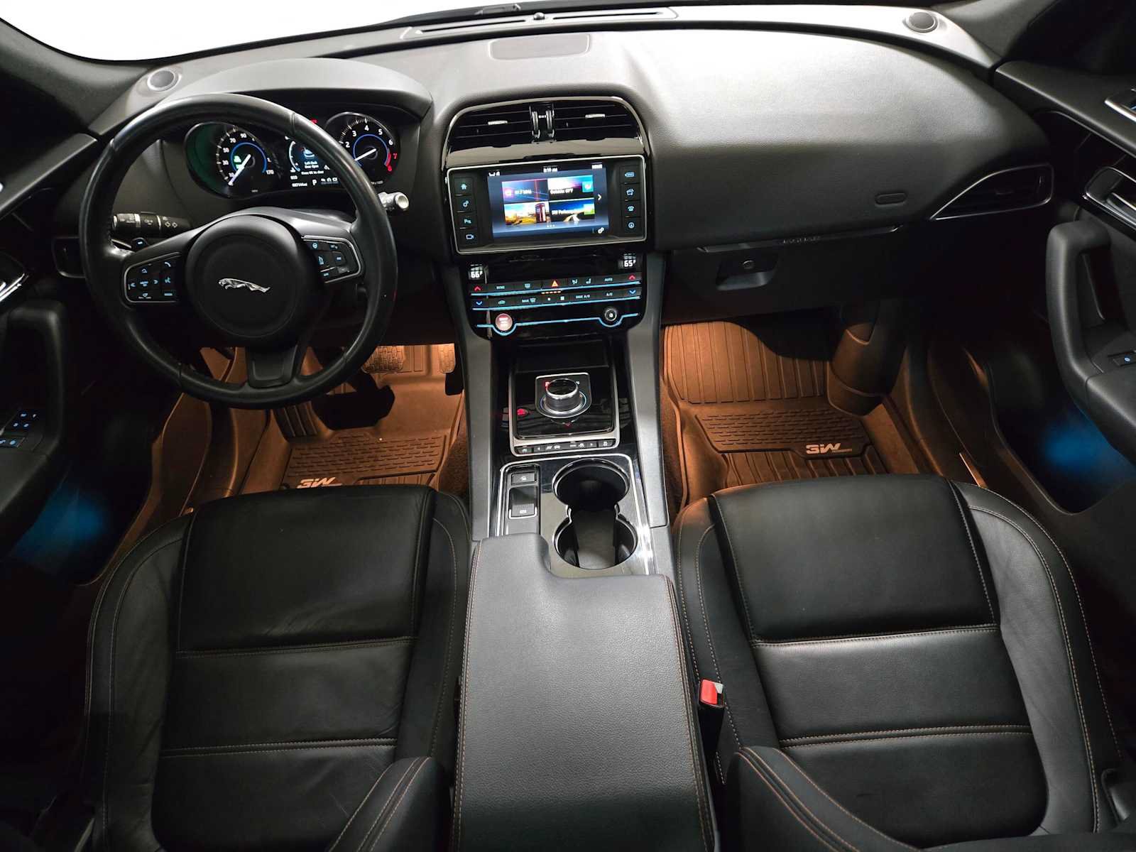 Used 2017 Jaguar F-PACE Prestige AWD/4WD image 18