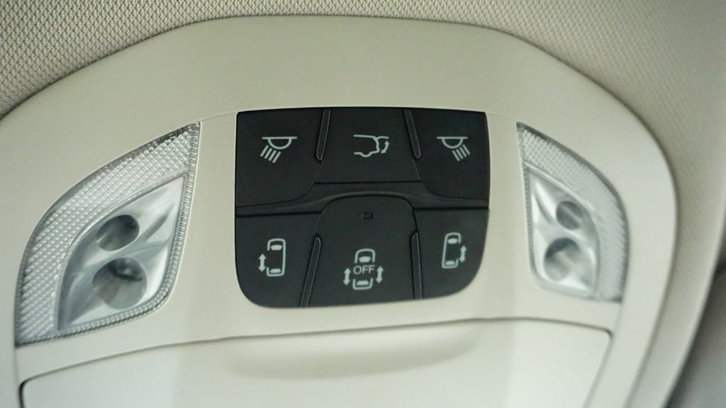 Used 2024 Chrysler Pacifica Limited FWD image 38