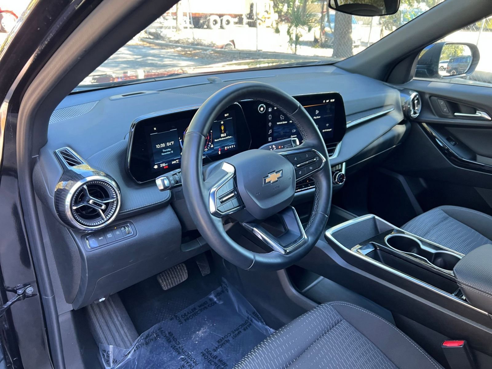 Used 2025 Chevrolet Equinox LT image 28