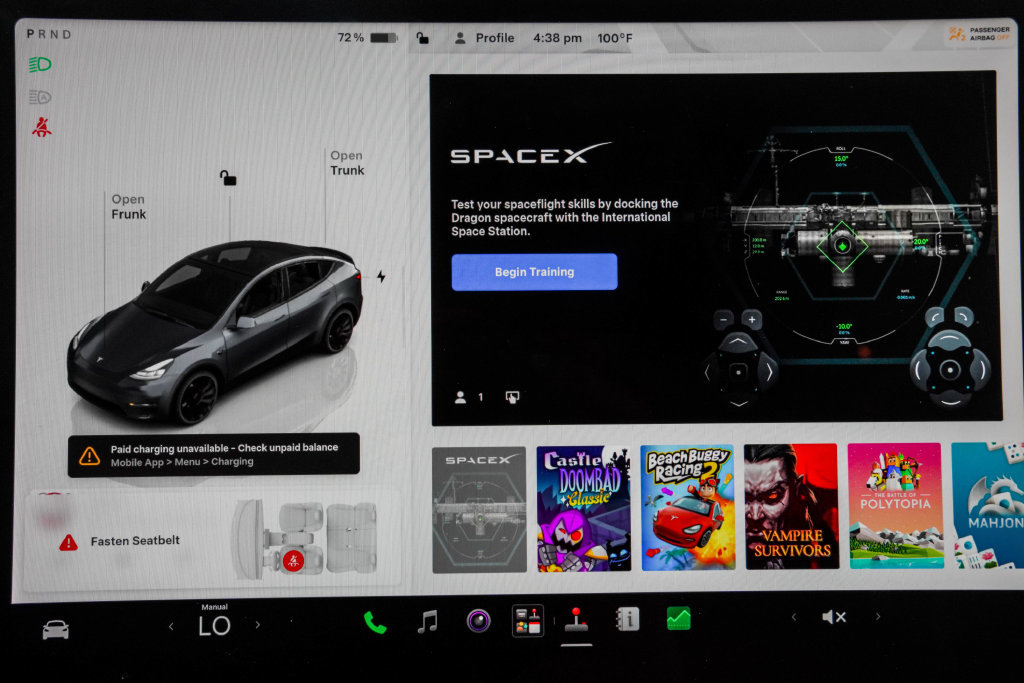 Used 2022 Tesla Model Y Performance AWD/4WD image 31