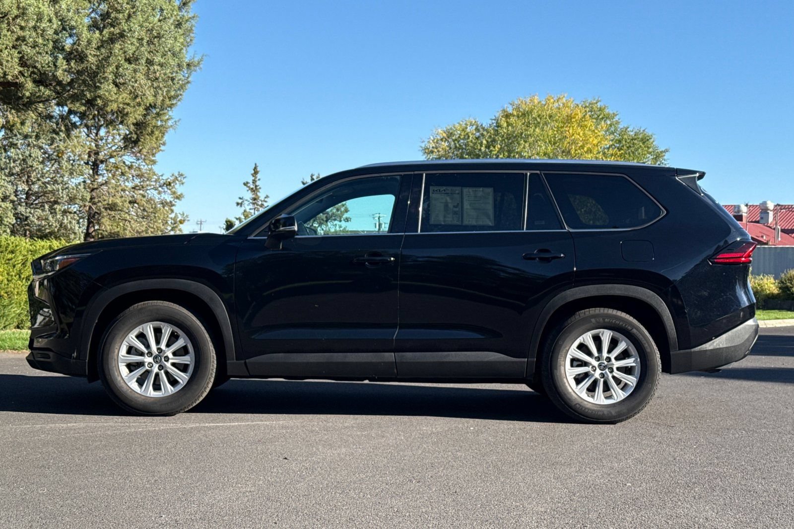 Used 2025 Toyota Grand Highlander AWD image 7