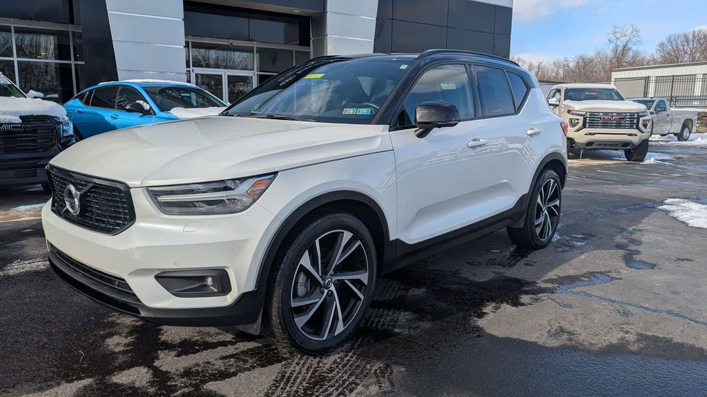 Used 2021 Volvo XC40 T5 R-Design
