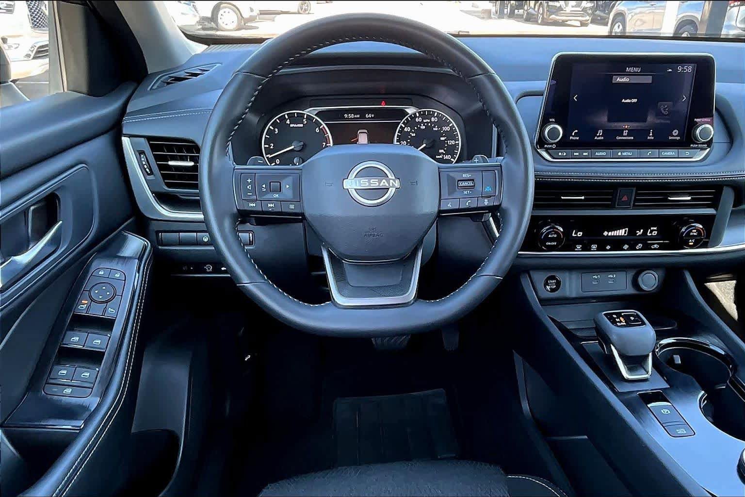 Used 2025 Nissan Rogue SV AWD/4WD image 5