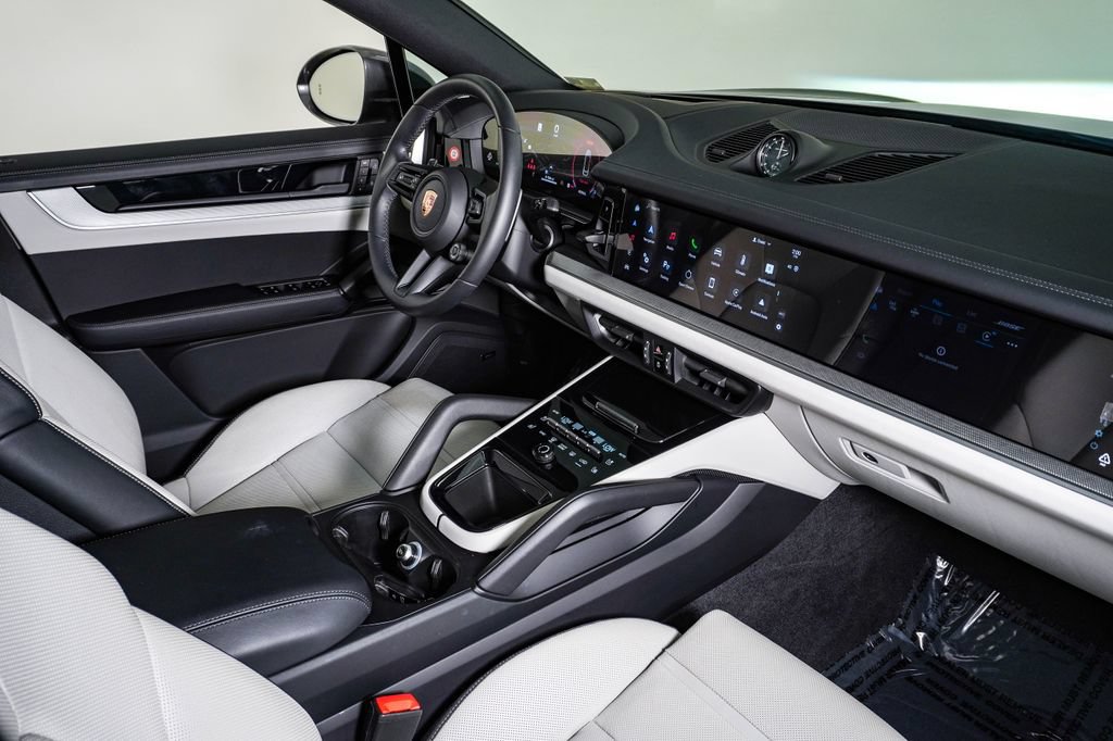 Certified 2025 Porsche Cayenne Coupe AWD/4WD image 14