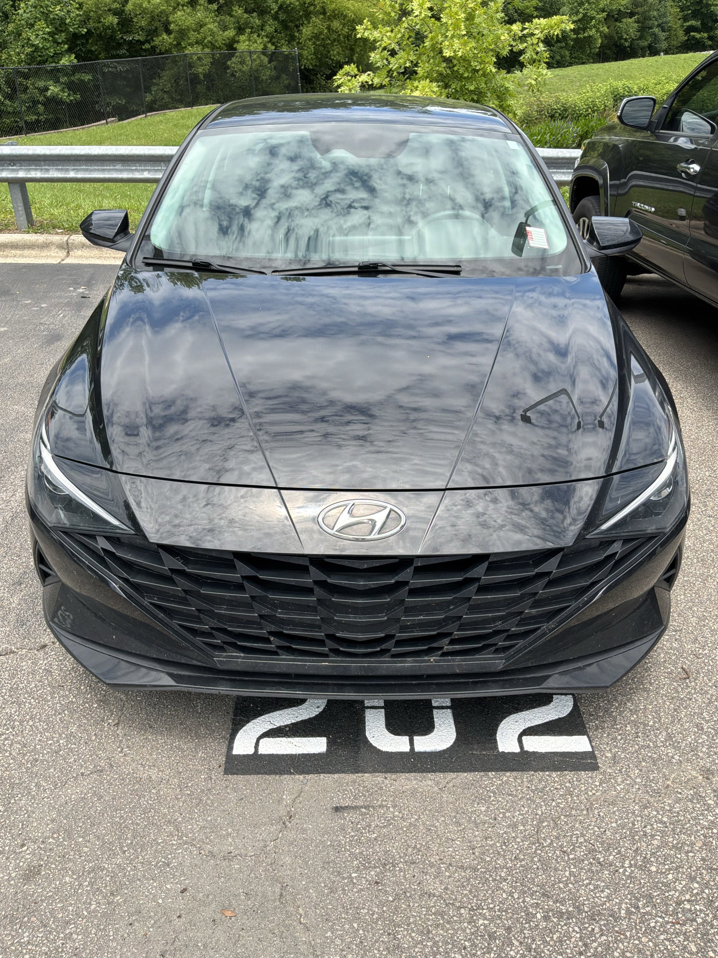 Used 2023 Hyundai Elantra SEL FWD image 2