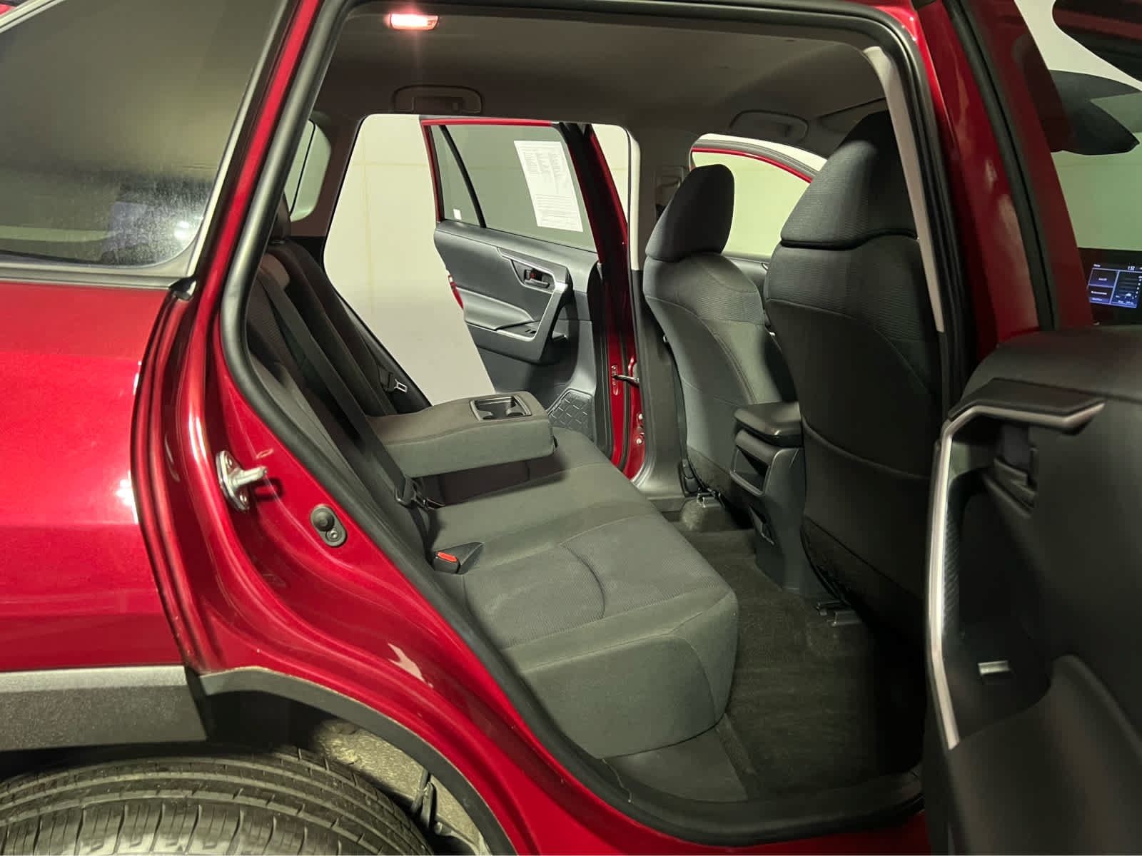 Used 2019 Toyota RAV4 LE w/ All Weather Liner Package AWD/4WD image 25