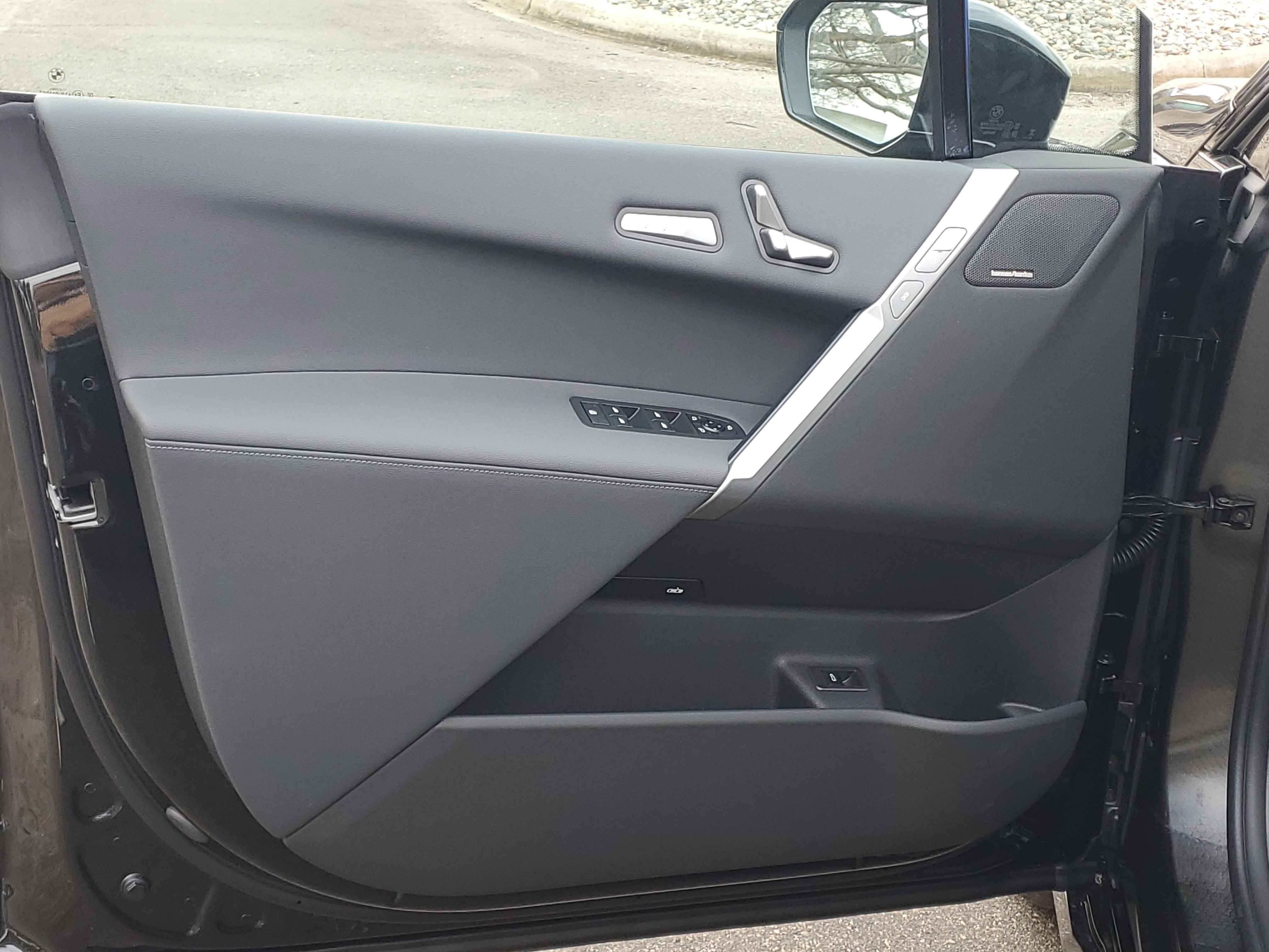 New 2026 BMW iX xDrive60 w/ M Sport Package image 5