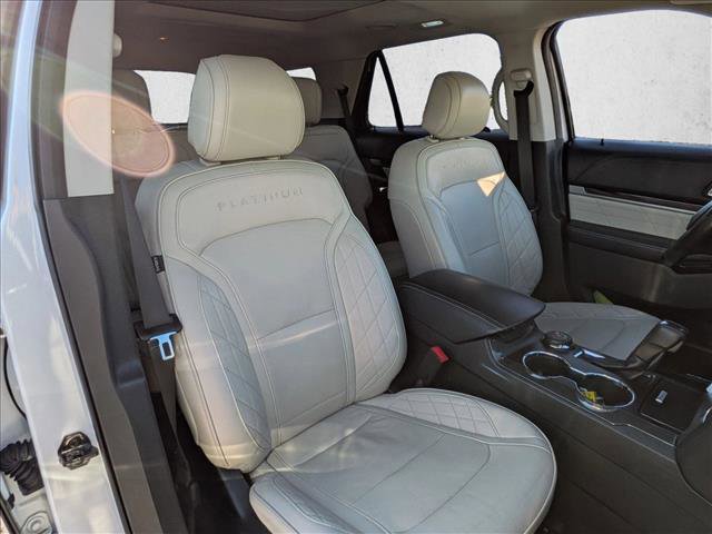 Used 2017 Ford Explorer Platinum AWD/4WD image 23