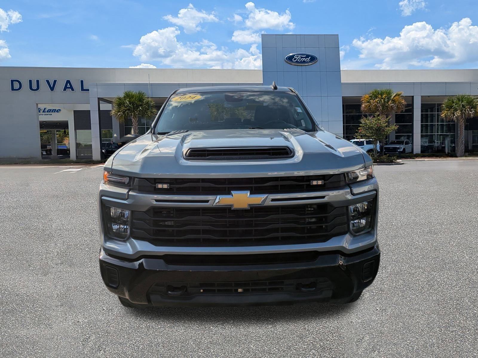 Used 2024 Chevrolet Silverado 2500 Custom w/ Custom Value Package image 9