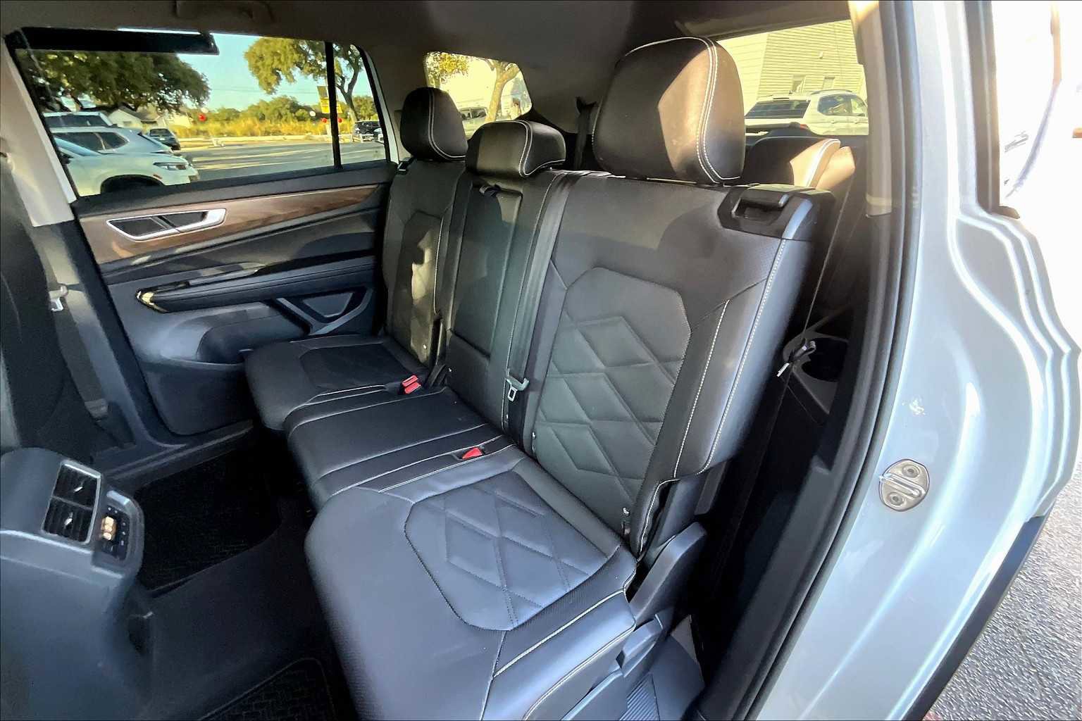 Certified 2024 Volkswagen Atlas SE image 40