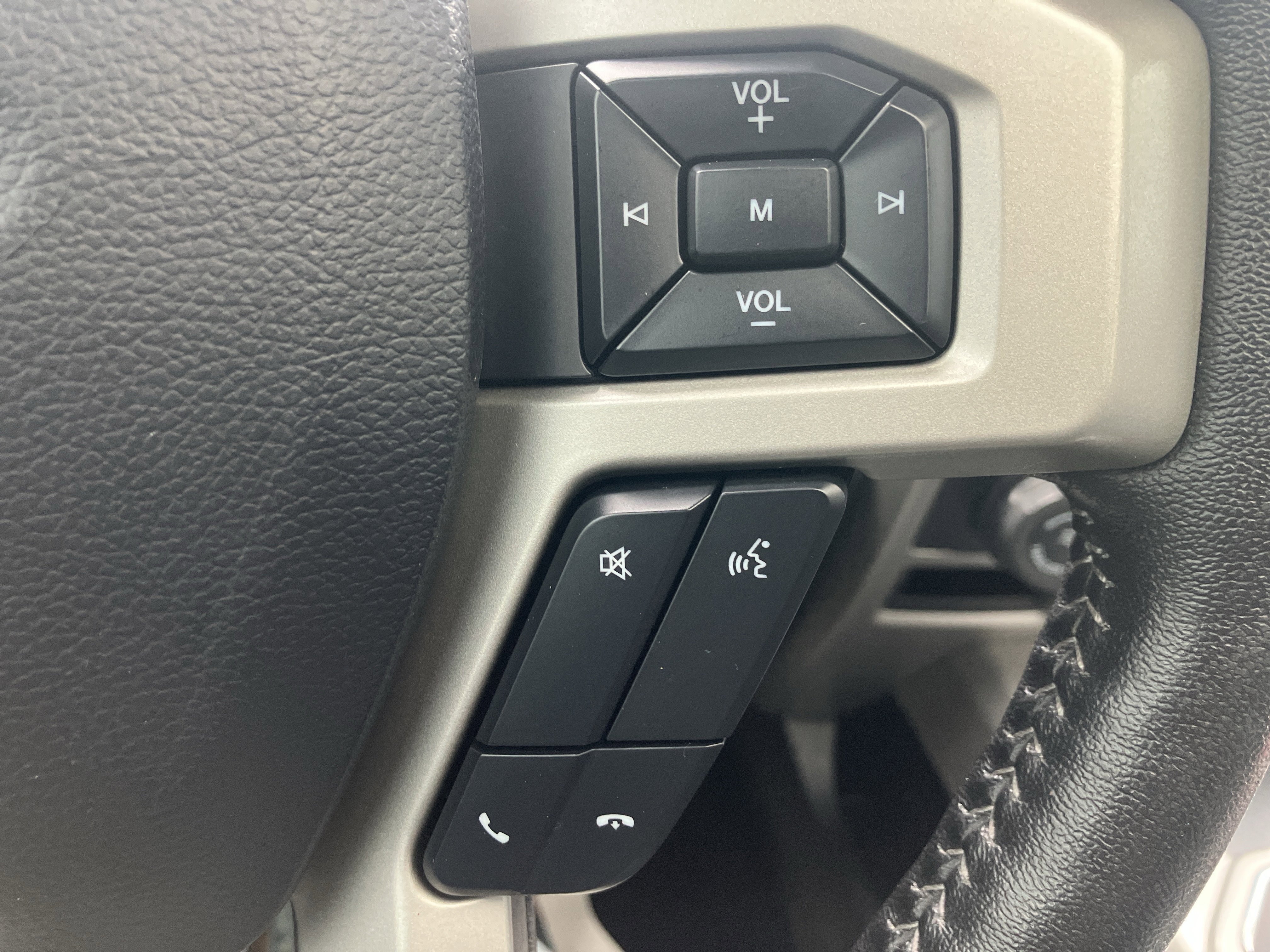 Used 2019 Ford F150 Lariat w/ Equipment Group 502A Luxury image 29