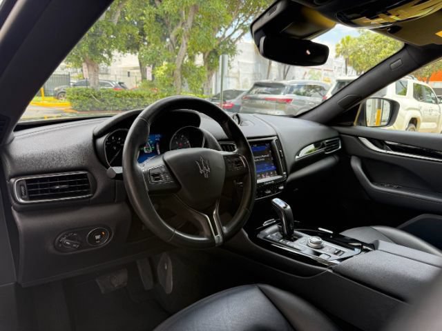 Used 2019 Maserati Levante AWD/4WD image 10
