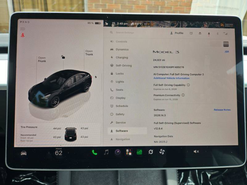 Used 2023 Tesla Model 3 Standard Range RWD image 2