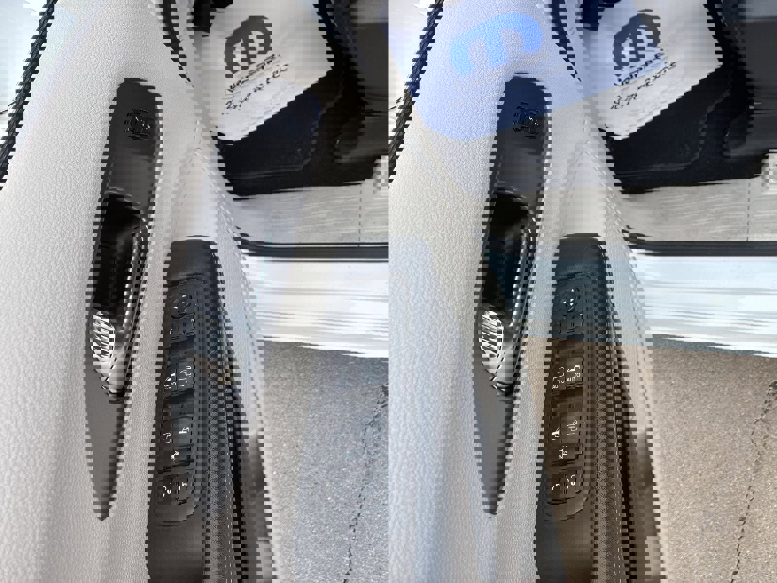 Used 2022 Chrysler Pacifica Touring-L image 15