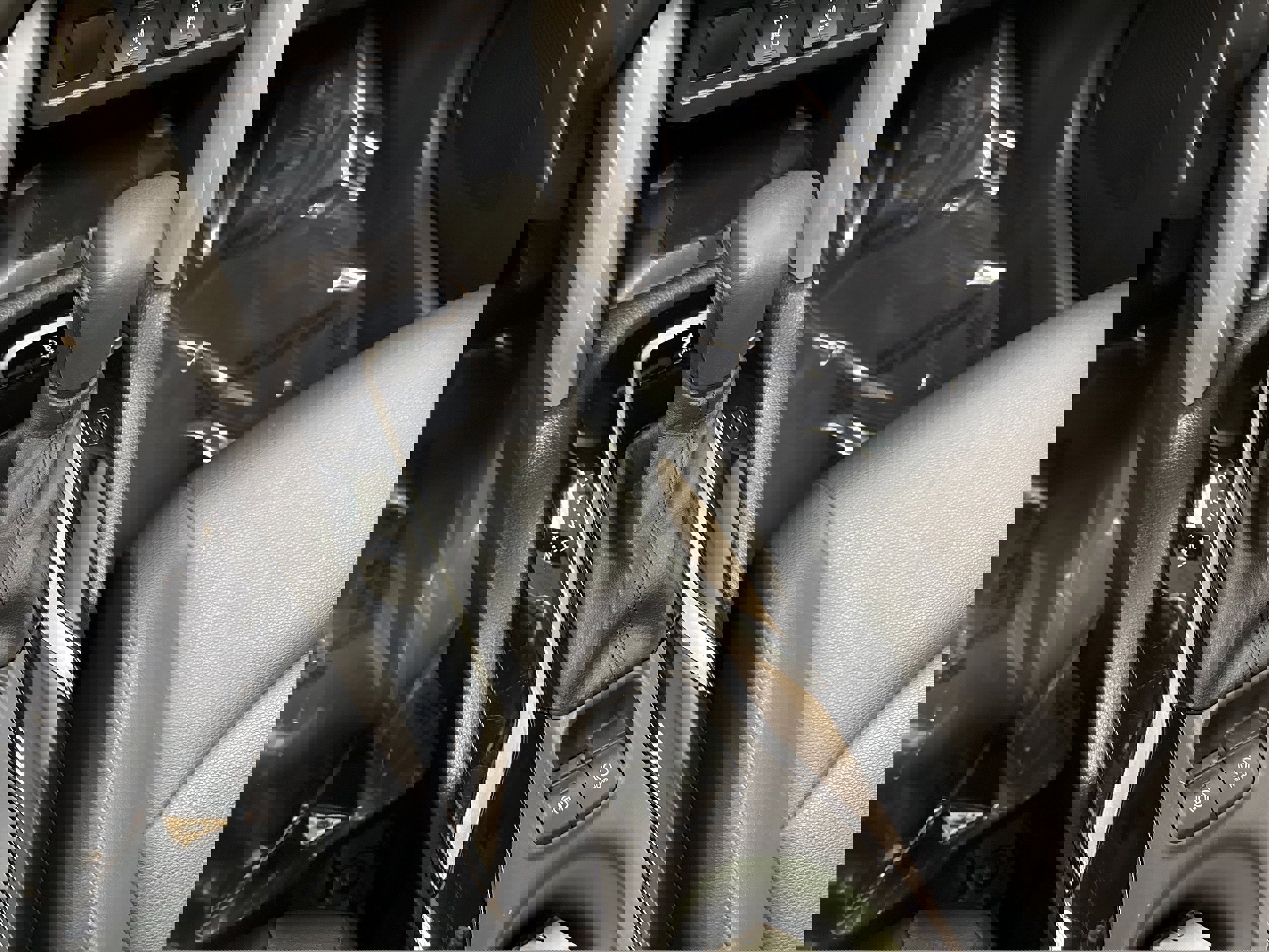 Used 2024 Toyota Corolla Cross XLE w/ Convenience Package image 33