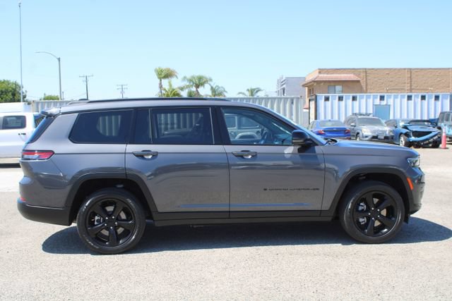 Used 2023 Jeep Grand Cherokee L Laredo AWD/4WD image 3