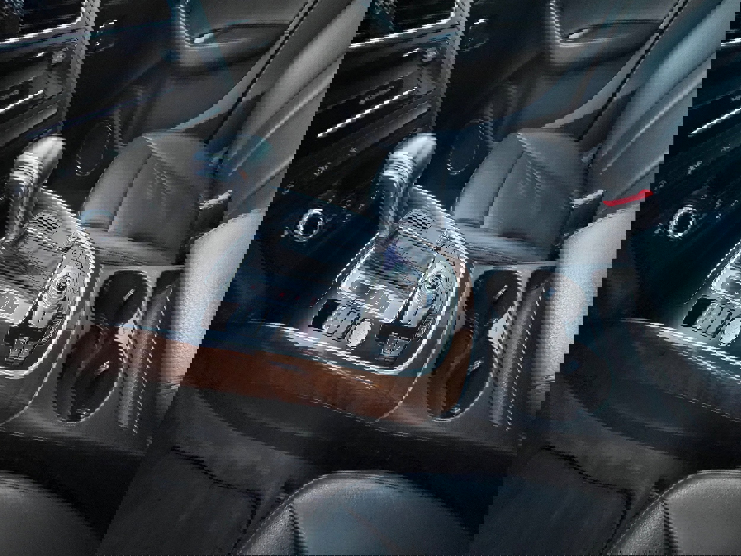 Used 2016 Audi Q5 2.0T Premium Plus w/ Technology Package image 18