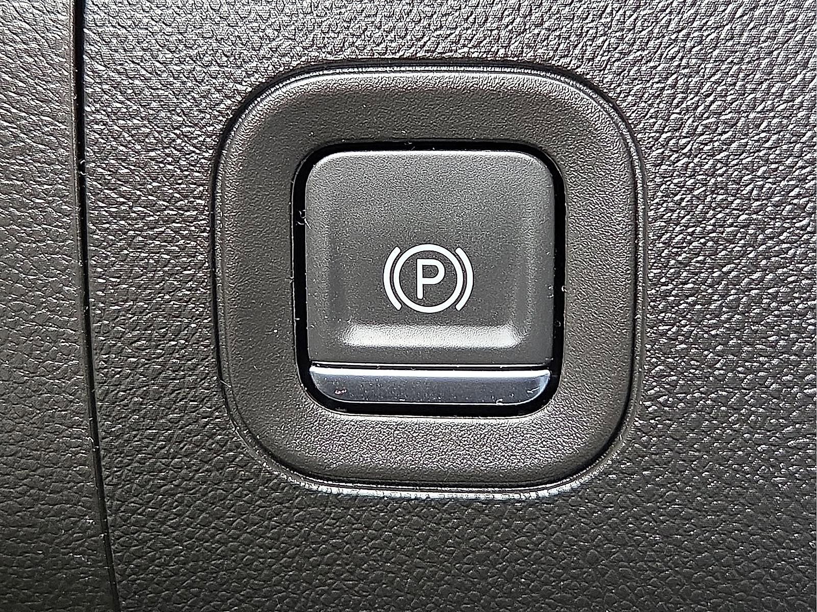 Certified 2021 Chevrolet Silverado 1500 Custom Trail Boss AWD/4WD image 20