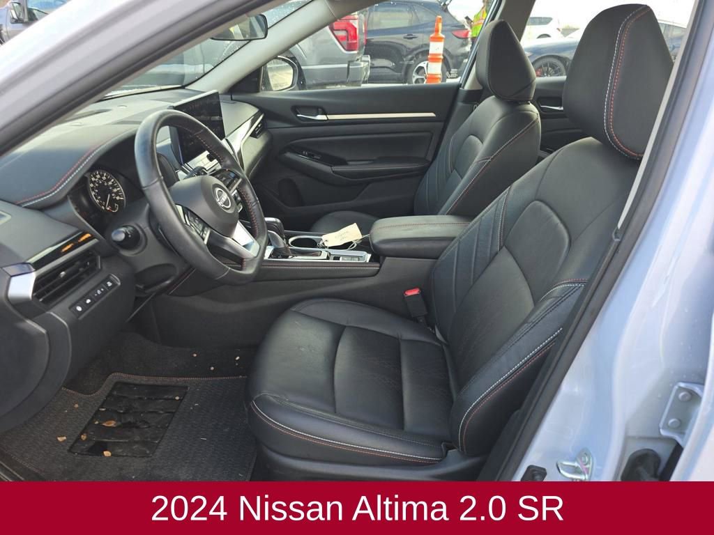 Used 2024 Nissan Altima 2.0 SR image 3