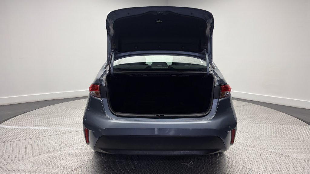 Used 2024 Toyota Corolla LE FWD image 35