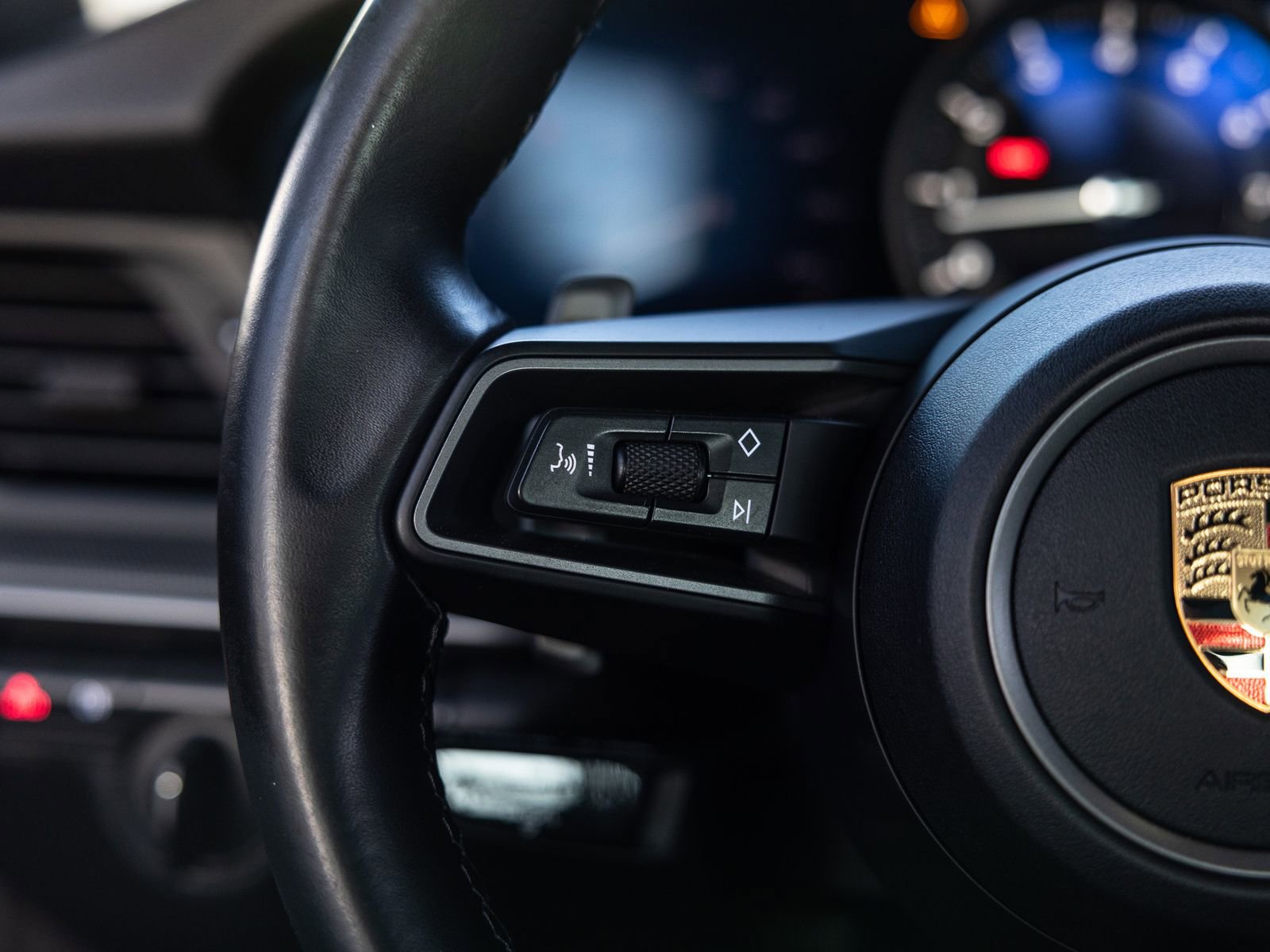 Certified 2024 Porsche 911 Targa 4S w/ Premium Package image 38