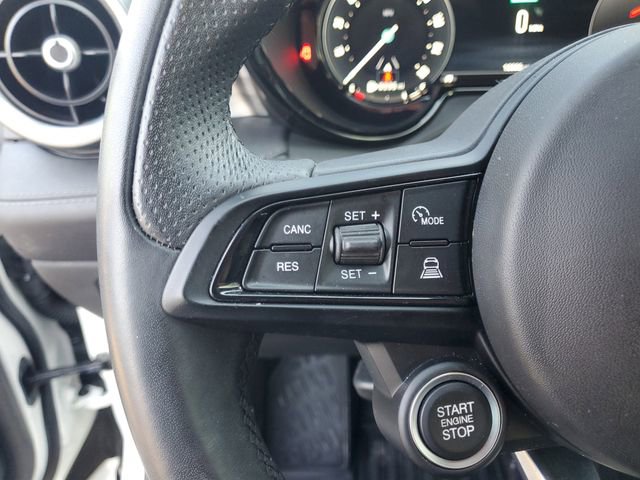 Used 2024 Alfa Romeo Tonale Ti w/ Premium Interior Package image 17