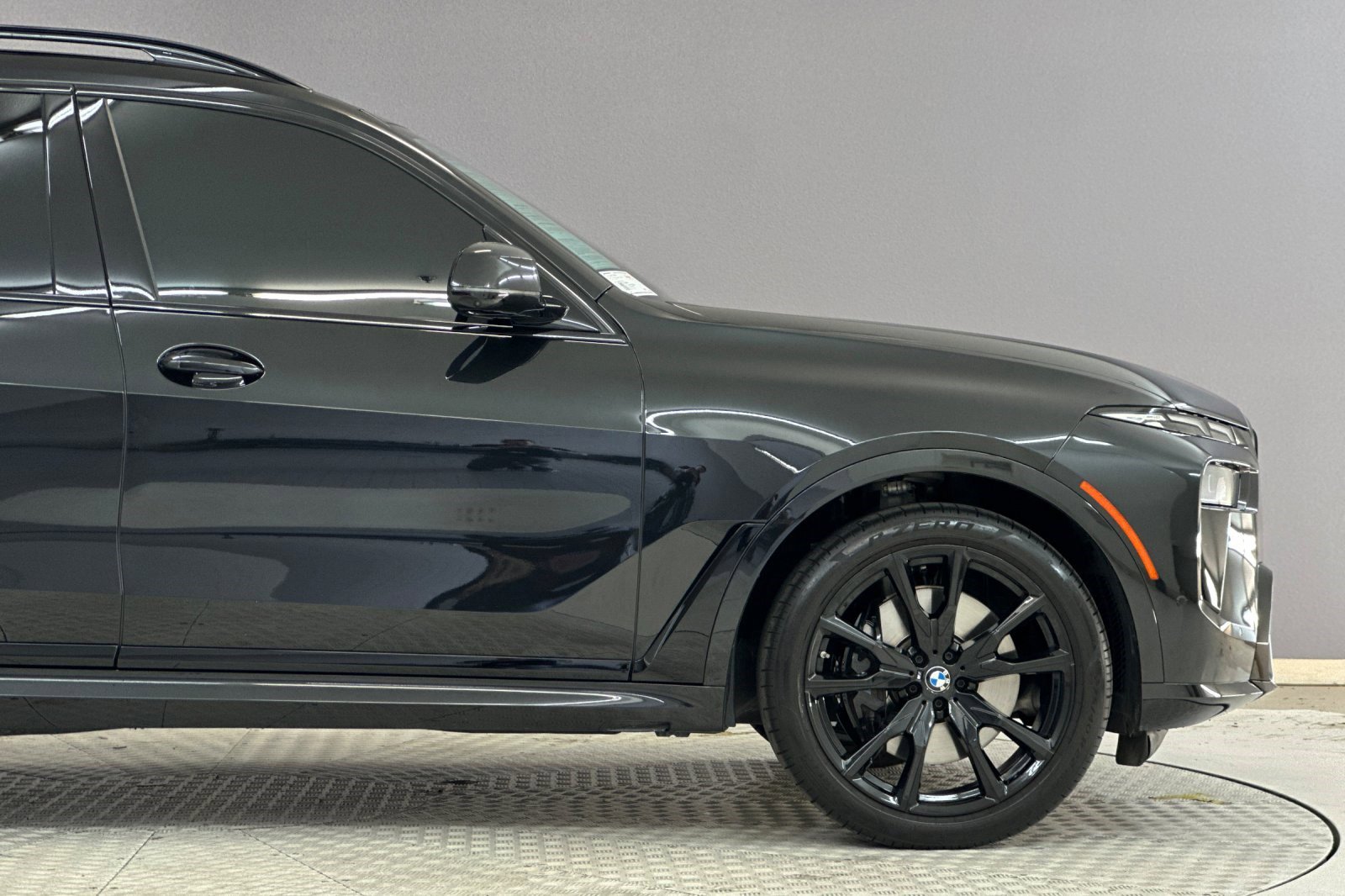 Certified 2025 BMW X7 xDrive40i w/ M Sport Package image 37