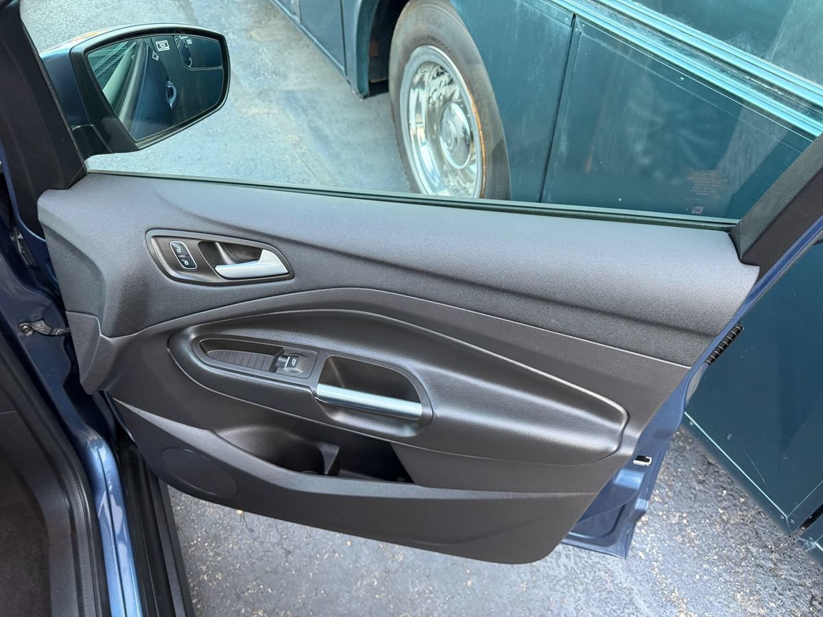 Used 2018 Ford C-MAX SE FWD image 27
