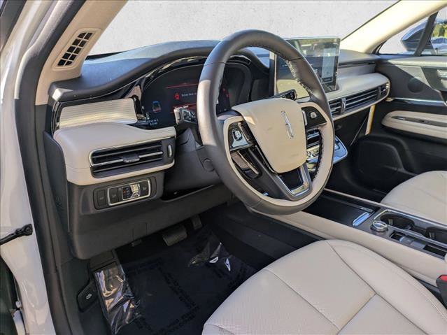 New 2026 Lincoln Corsair Premiere image 3