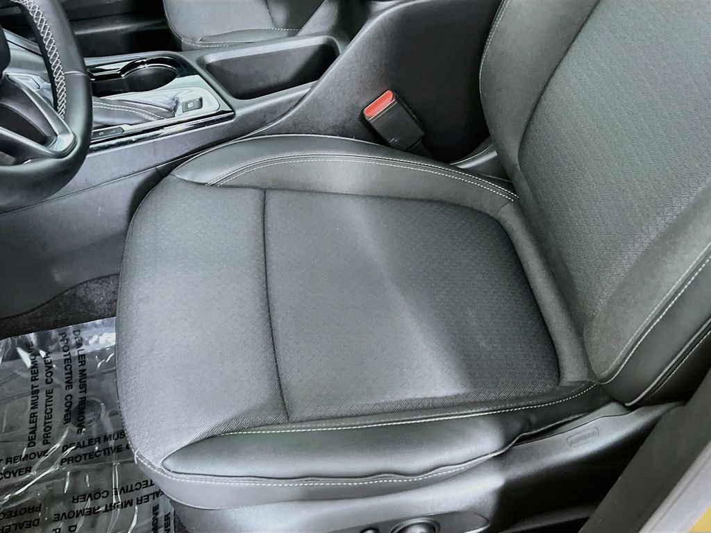 Certified 2024 Buick Encore GX Preferred w/ Comfort Package AWD/4WD image 17