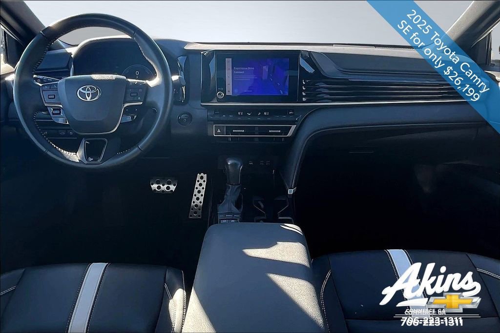 Used 2025 Toyota Camry SE image 7