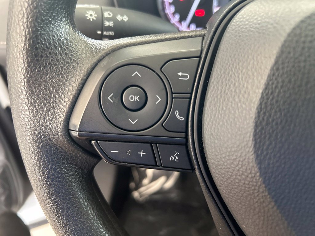 Used 2025 Toyota RAV4 XLE FWD image 42