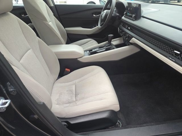 Used 2023 Honda Accord EX image 11