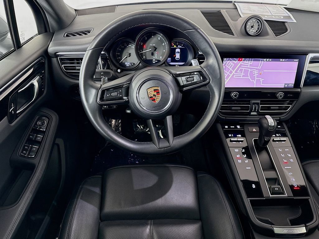 Used 2024 Porsche Macan image 30