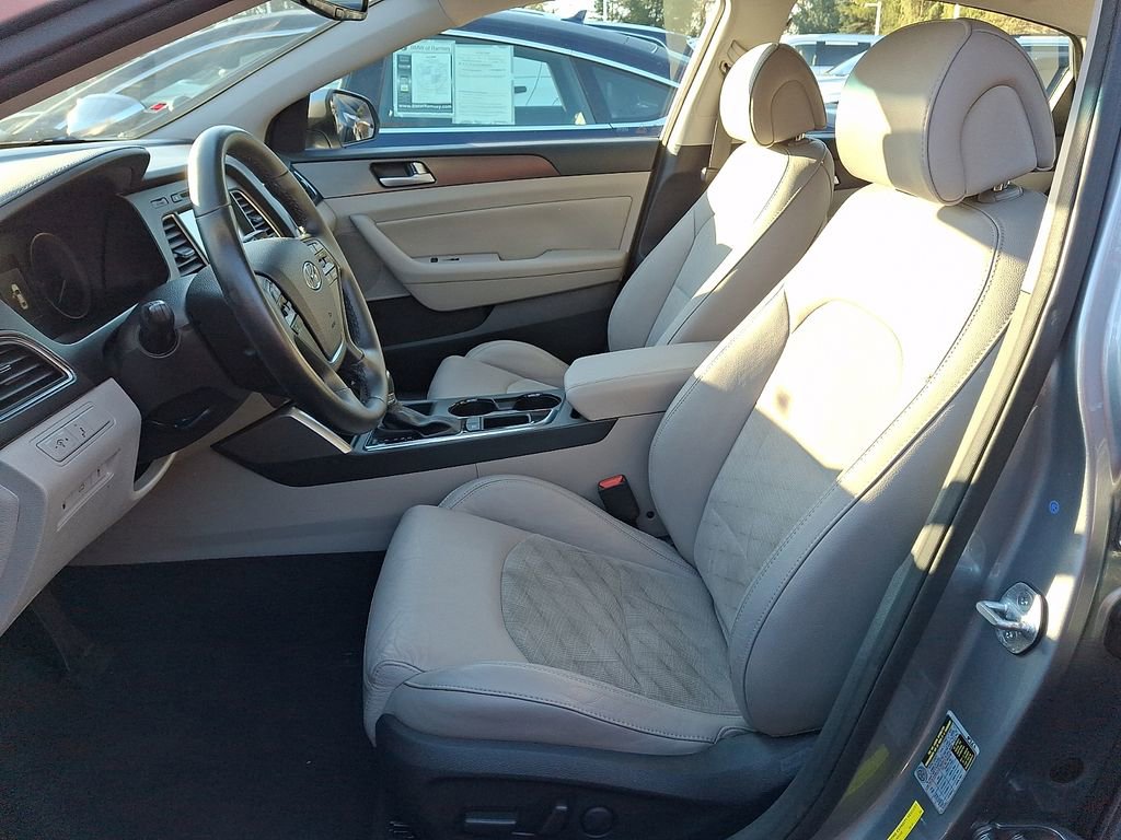 Used 2015 Hyundai Sonata Sport w/ Option Group 04 FWD image 10