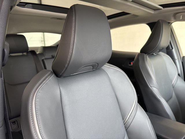 Used 2025 Toyota Prius LE image 51