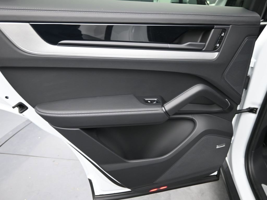 New 2026 Porsche Cayenne Coupe image 26