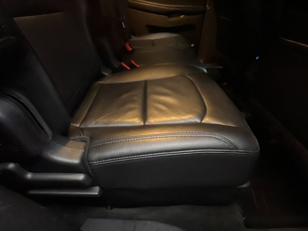 Used 2016 Ford Explorer XLT w/ Equipment Group 202A AWD/4WD image 17