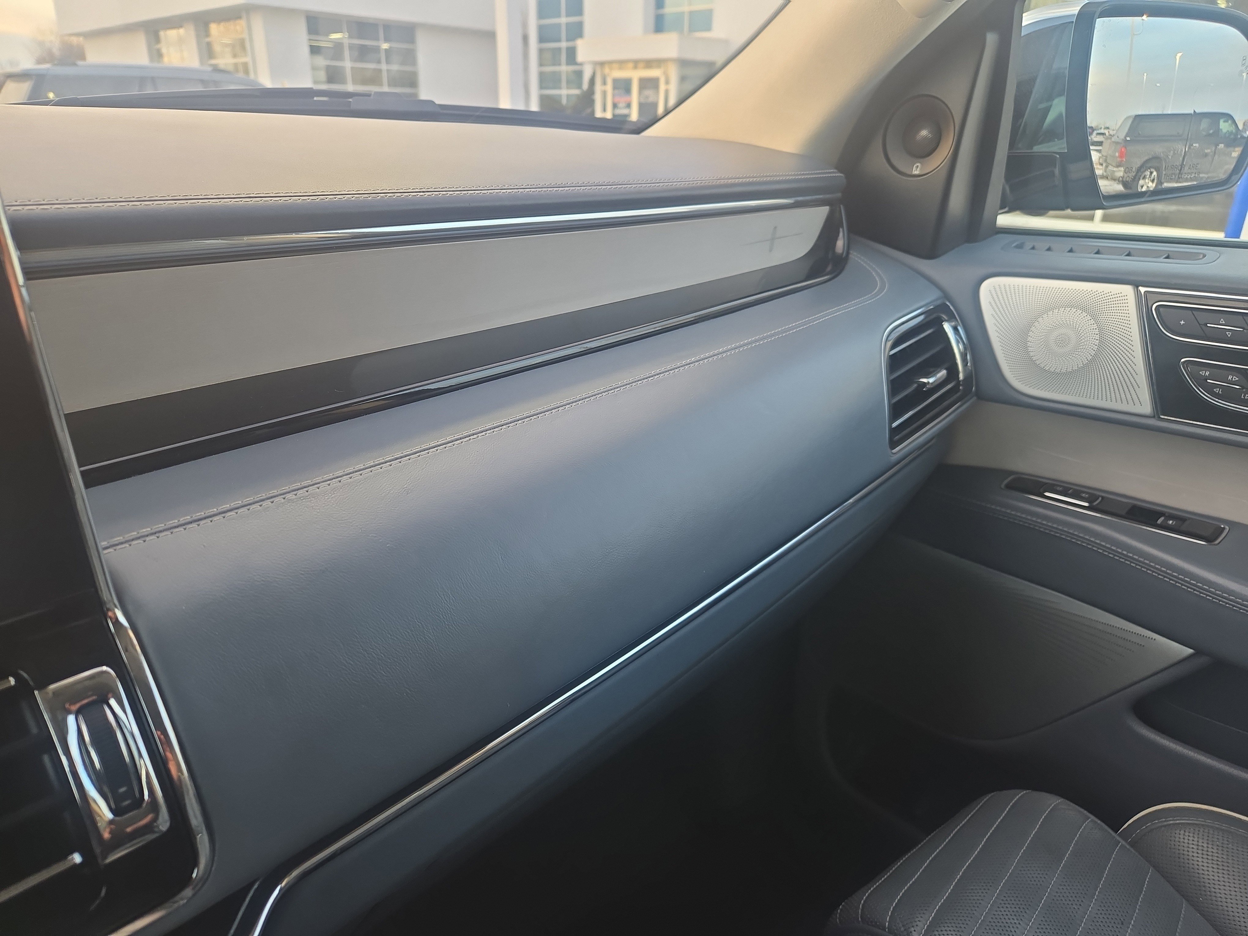 Used 2019 Lincoln Navigator Black Label w/ Cargo Package image 39